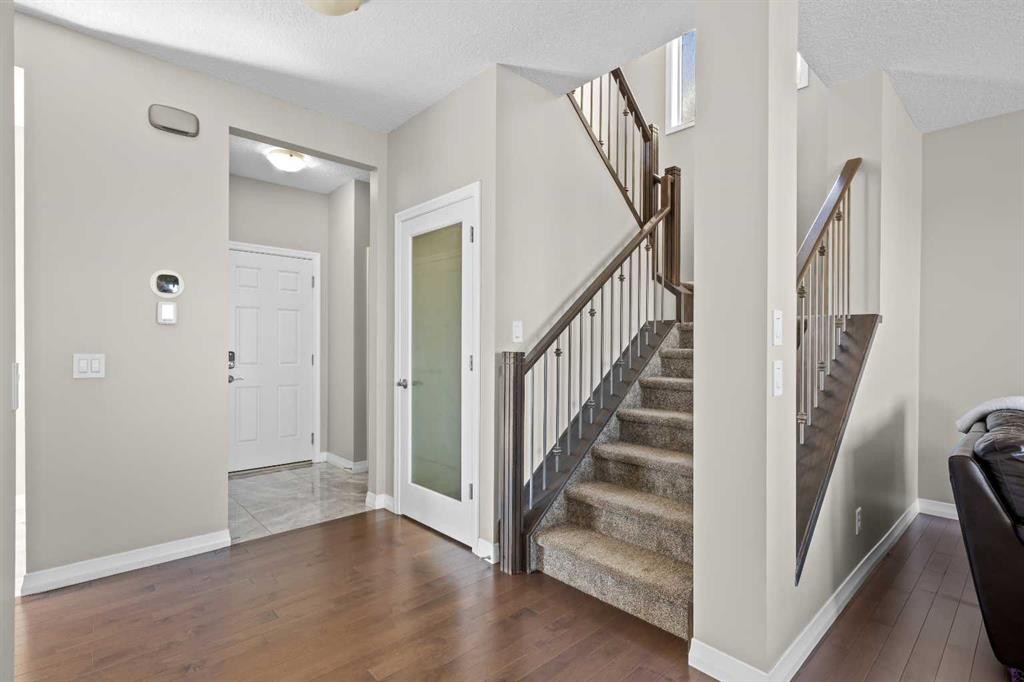 27 Mahogany Crescent Se, Calgary, AB - Indoor Photo Showing Other Room