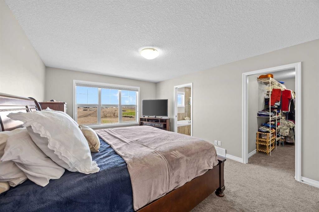 27 Mahogany Crescent Se, Calgary, AB - Indoor Photo Showing Bedroom