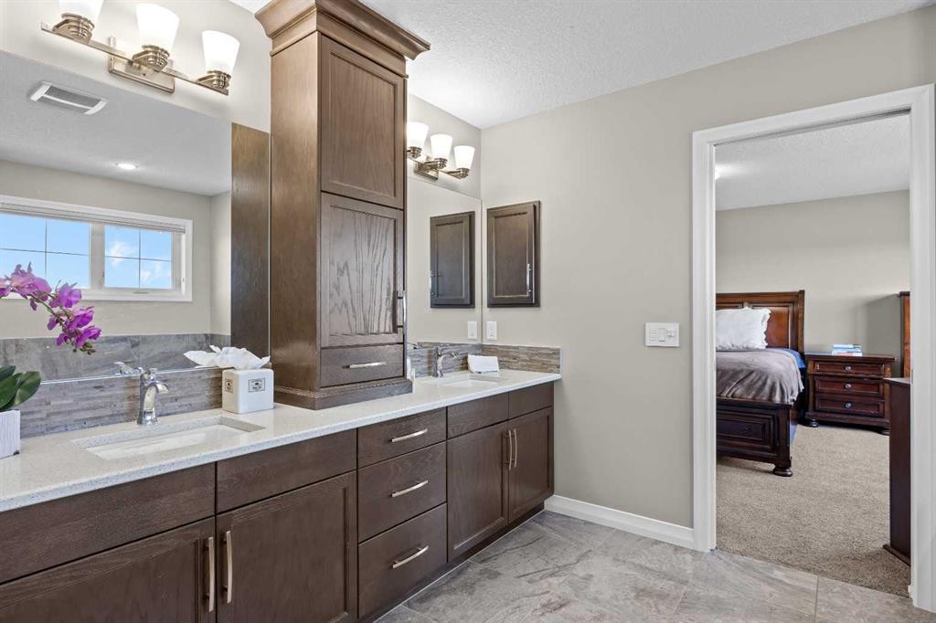 27 Mahogany Crescent Se, Calgary, AB - Indoor Photo Showing Bathroom