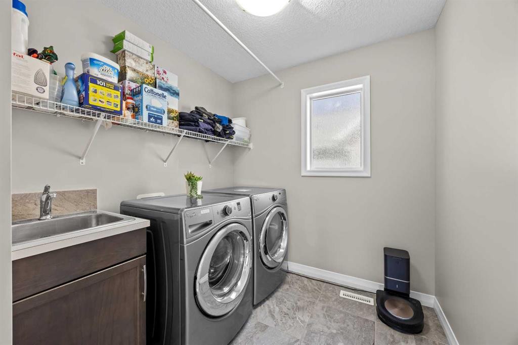 27 Mahogany Crescent Se, Calgary, AB - Indoor Photo Showing Laundry Room