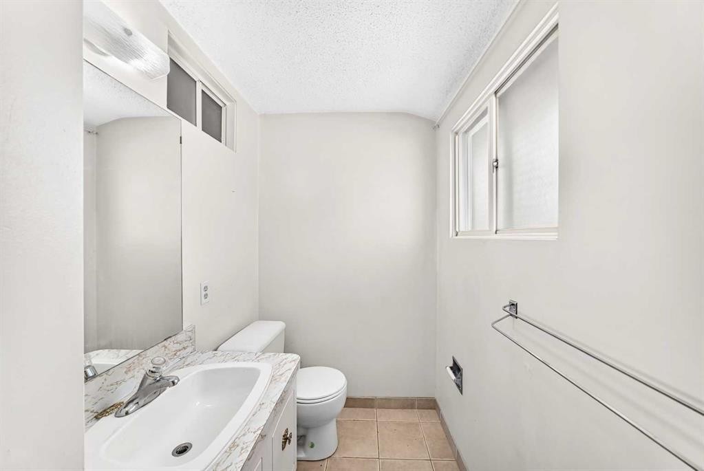 6839 Huntridge Hill Ne, Calgary, AB