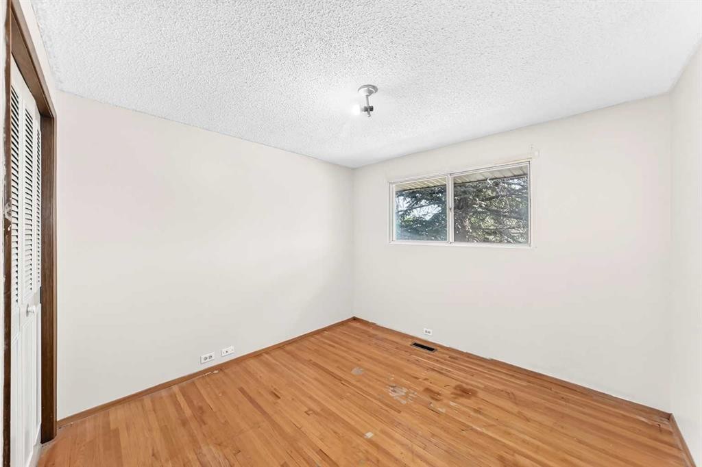 6839 Huntridge Hill Ne, Calgary, AB