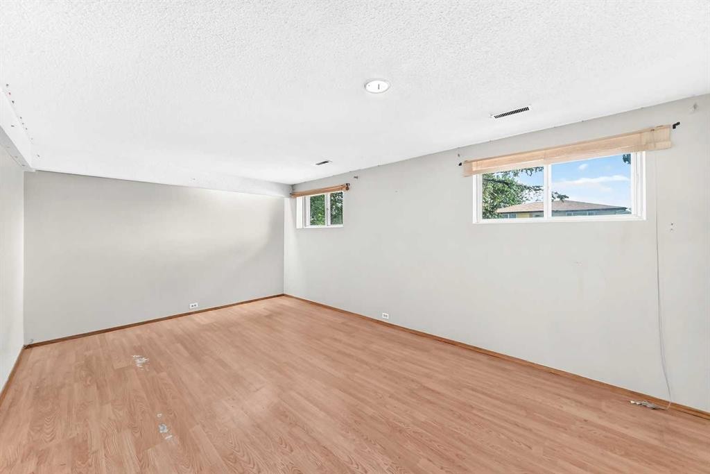 6839 Huntridge Hill Ne, Calgary, AB