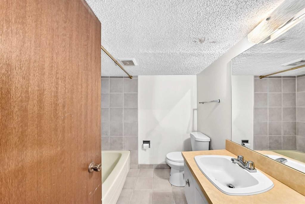 6839 Huntridge Hill Ne, Calgary, AB