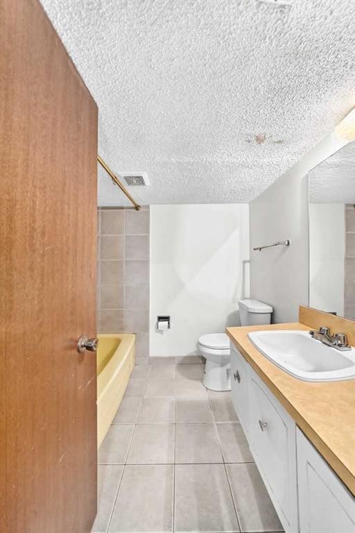6839 Huntridge Hill Ne, Calgary, AB
