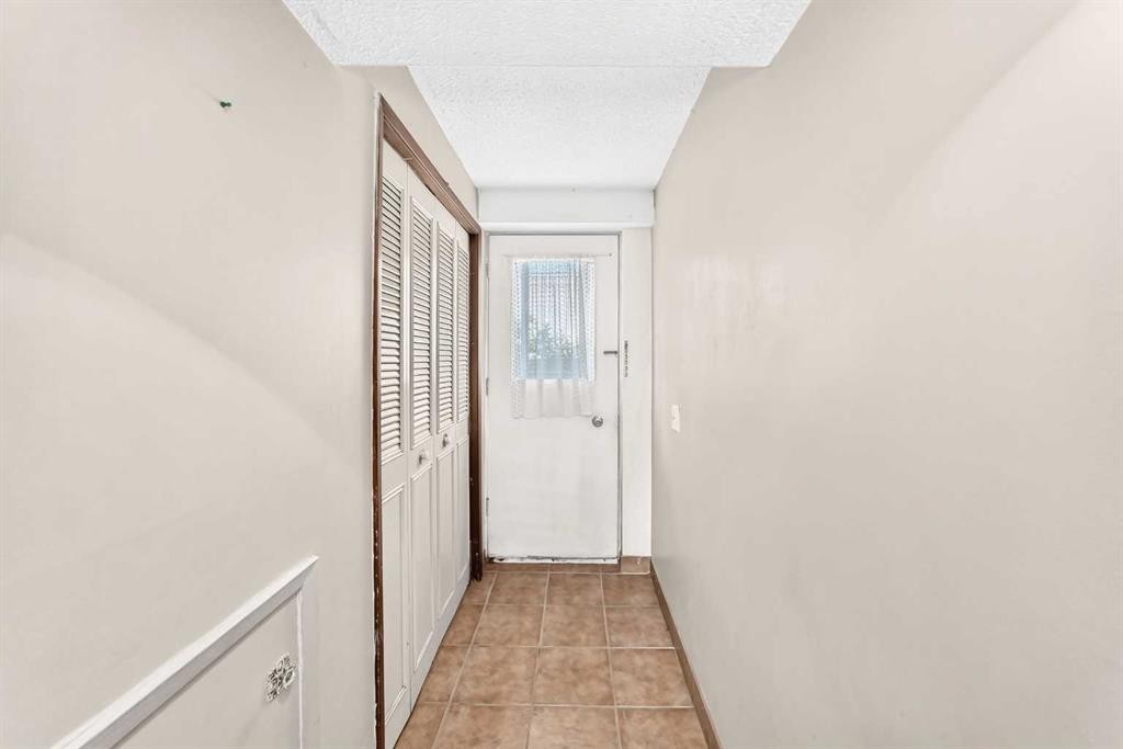 6839 Huntridge Hill Ne, Calgary, AB
