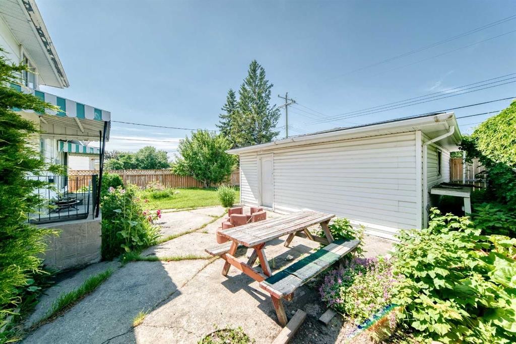 6839 Huntridge Hill Ne, Calgary, AB