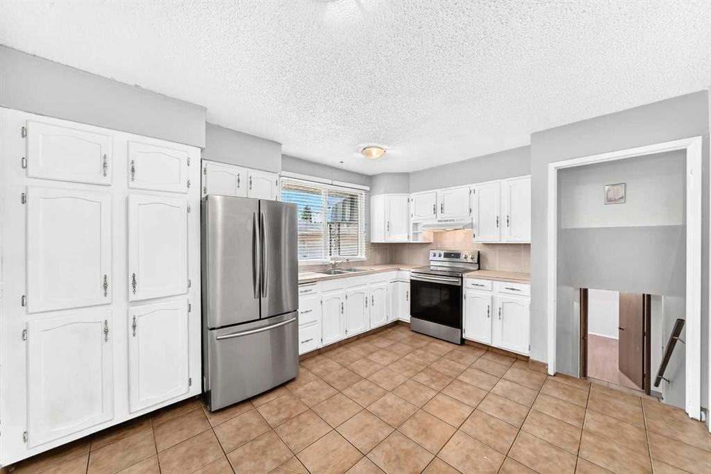 6839 Huntridge Hill Ne, Calgary, AB
