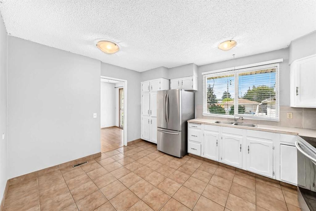 6839 Huntridge Hill Ne, Calgary, AB