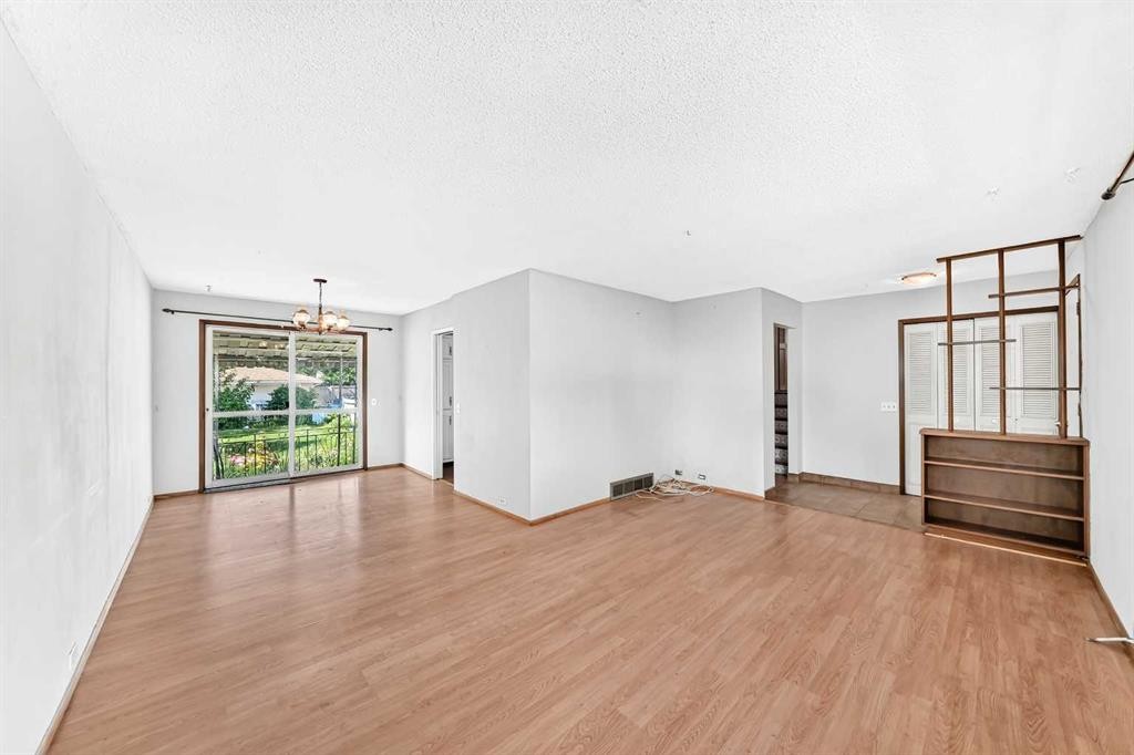 6839 Huntridge Hill Ne, Calgary, AB