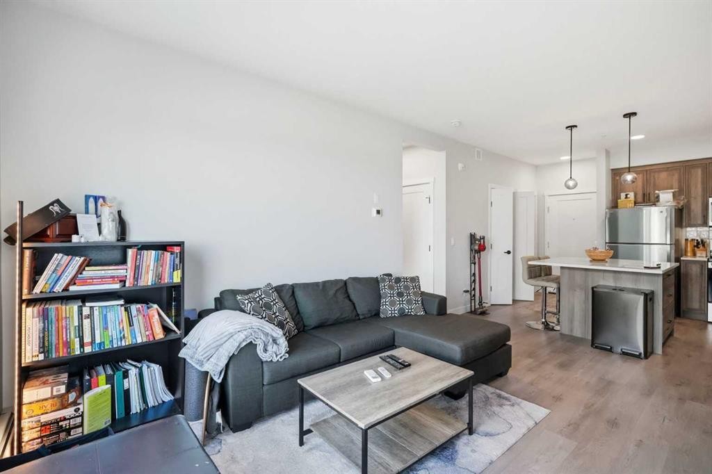 109-700 Shawnee Square Sw, Calgary, AB