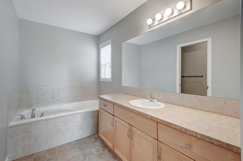 27 Bridlerange Circle Sw, Calgary, AB