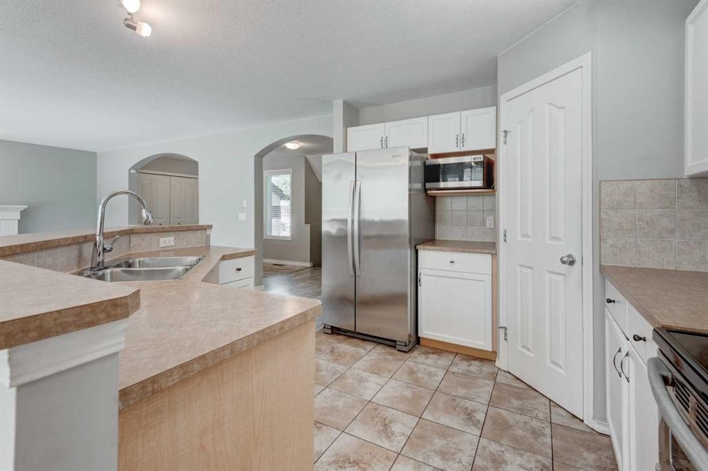 27 Bridlerange Circle Sw, Calgary, AB