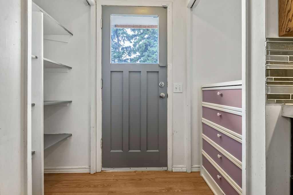 311 Penbrooke Crescent Se, Calgary, AB - Indoor Photo Showing Other Room