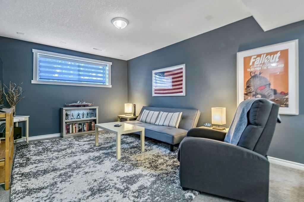 311 Penbrooke Crescent Se, Calgary, AB - Indoor