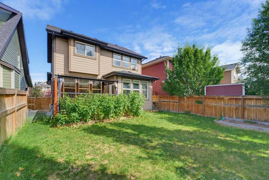 145 Sunset Manor, Cochrane, AB - Outdoor