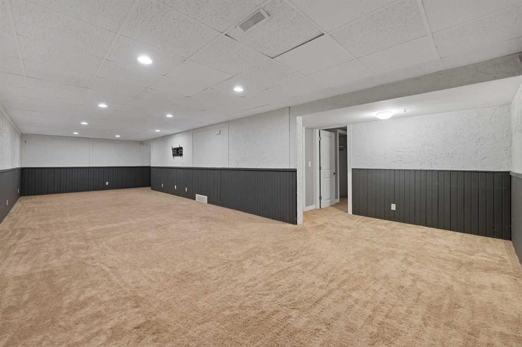 136 Maitland Drive Ne, Calgary, AB - Indoor