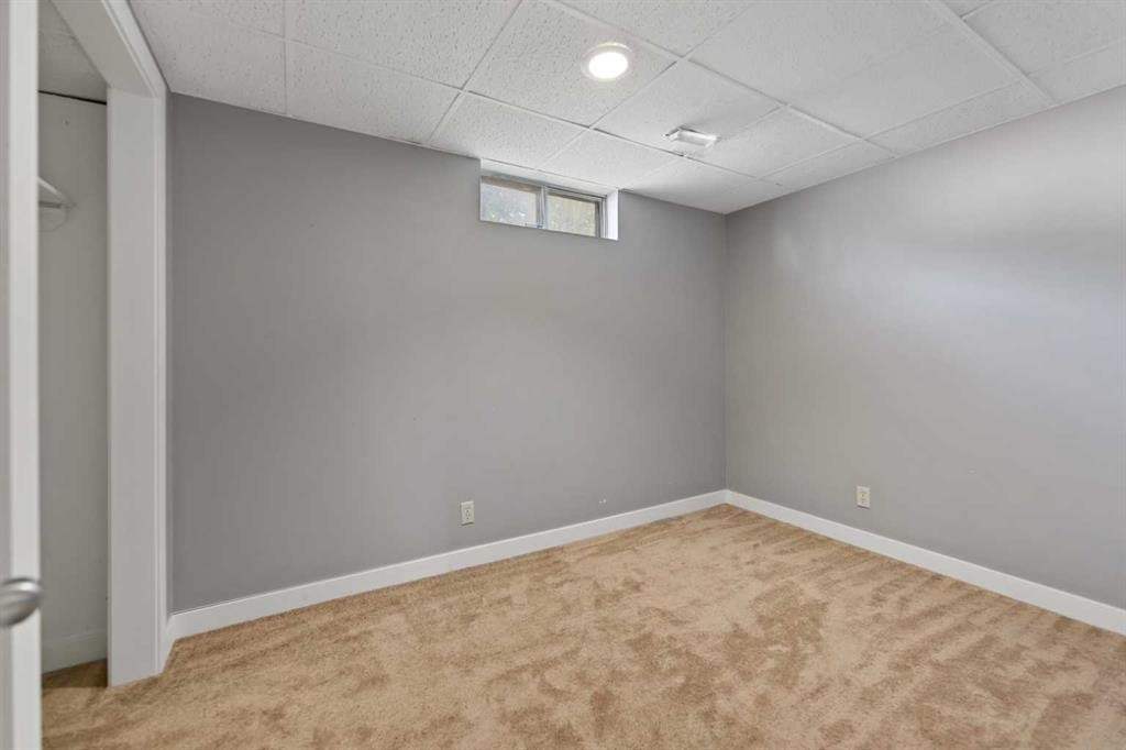 136 Maitland Drive Ne, Calgary, AB - Indoor Photo Showing Other Room