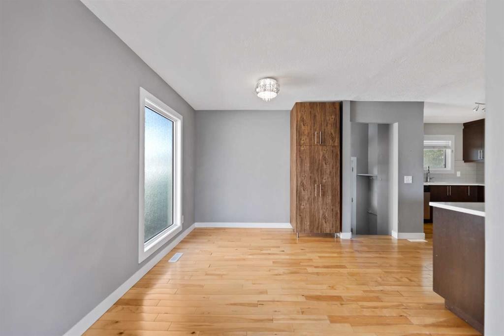 136 Maitland Drive Ne, Calgary, AB - Indoor Photo Showing Other Room