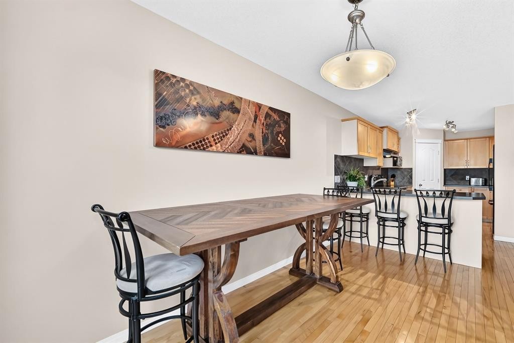 43 Rockmont Court Nw, Calgary, AB