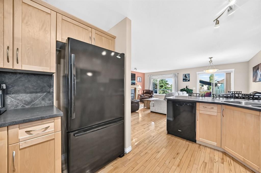 43 Rockmont Court Nw, Calgary, AB