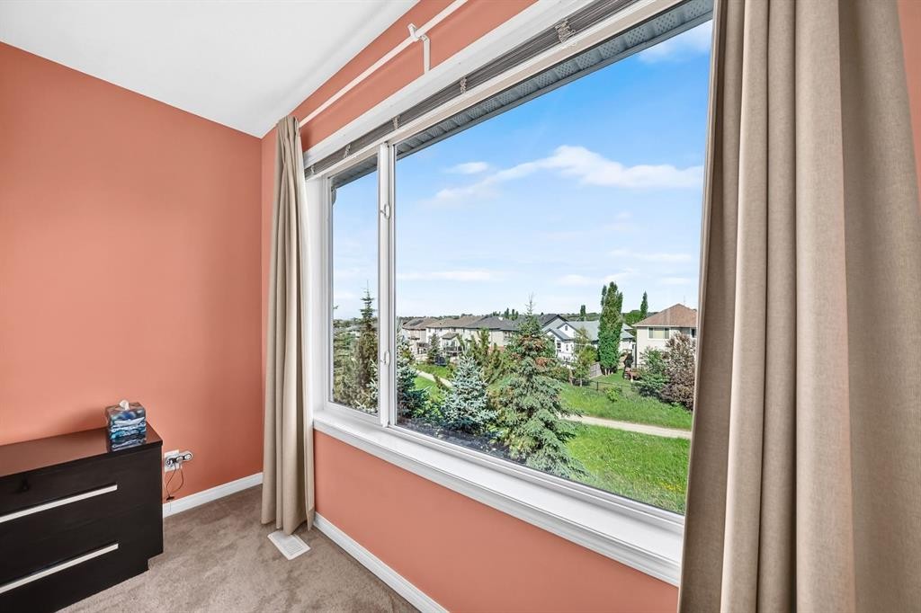 43 Rockmont Court Nw, Calgary, AB