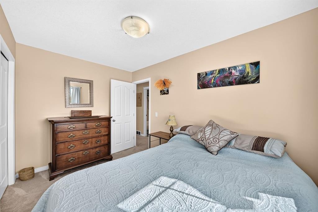 43 Rockmont Court Nw, Calgary, AB