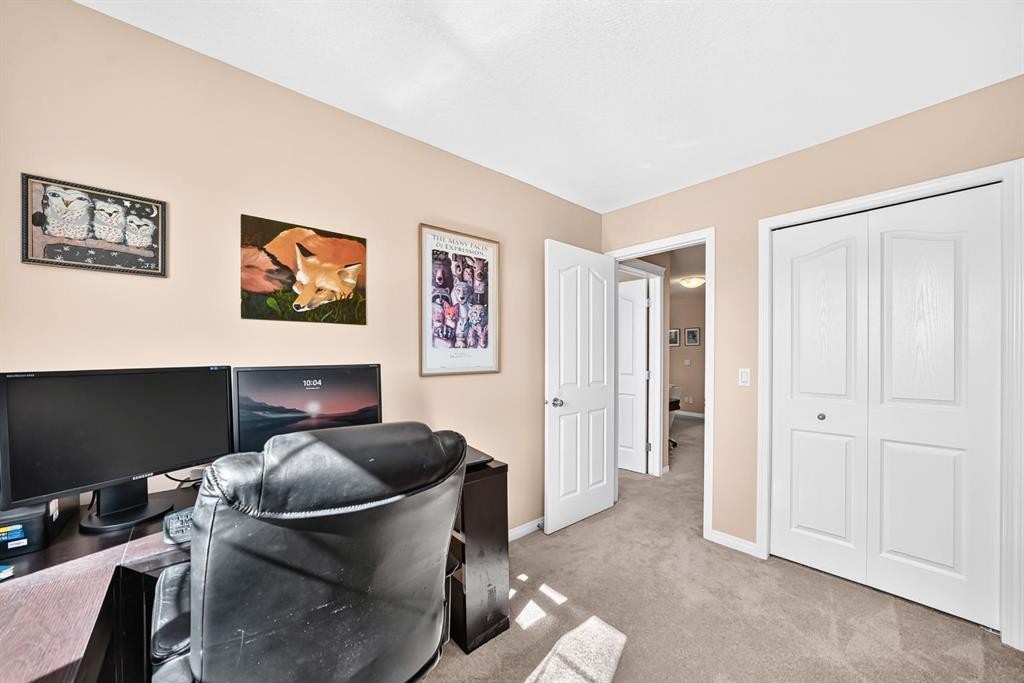 43 Rockmont Court Nw, Calgary, AB