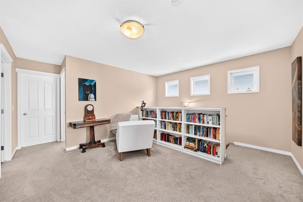 43 Rockmont Court Nw, Calgary, AB