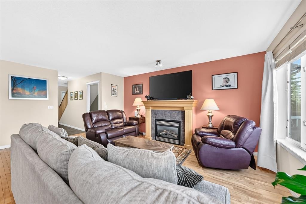 43 Rockmont Court Nw, Calgary, AB