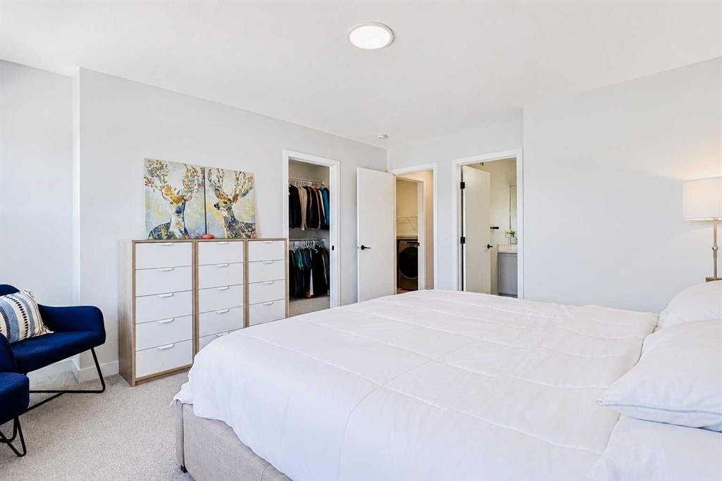 267 Belmont Heath Sw, Calgary, AB - Indoor Photo Showing Bedroom