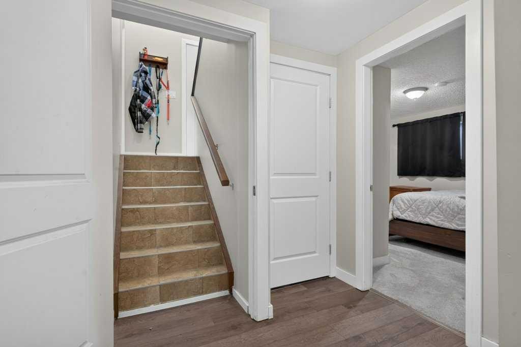 20 Mckinley Road Se, Calgary, AB - Indoor Photo Showing Other Room
