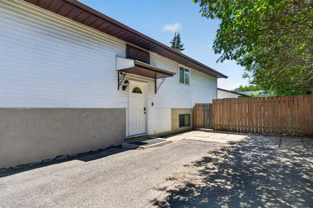20 Mckinley Road Se, Calgary, AB - Outdoor With Exterior