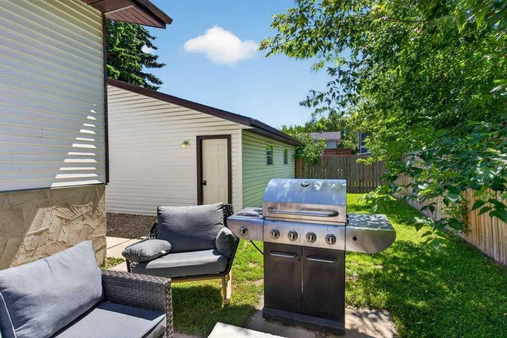 20 Mckinley Road Se, Calgary, AB - Outdoor With Exterior