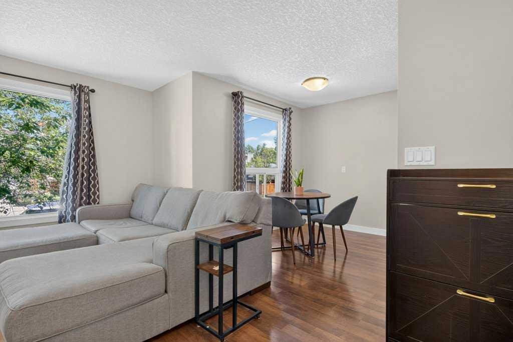 20 Mckinley Road Se, Calgary, AB - Indoor