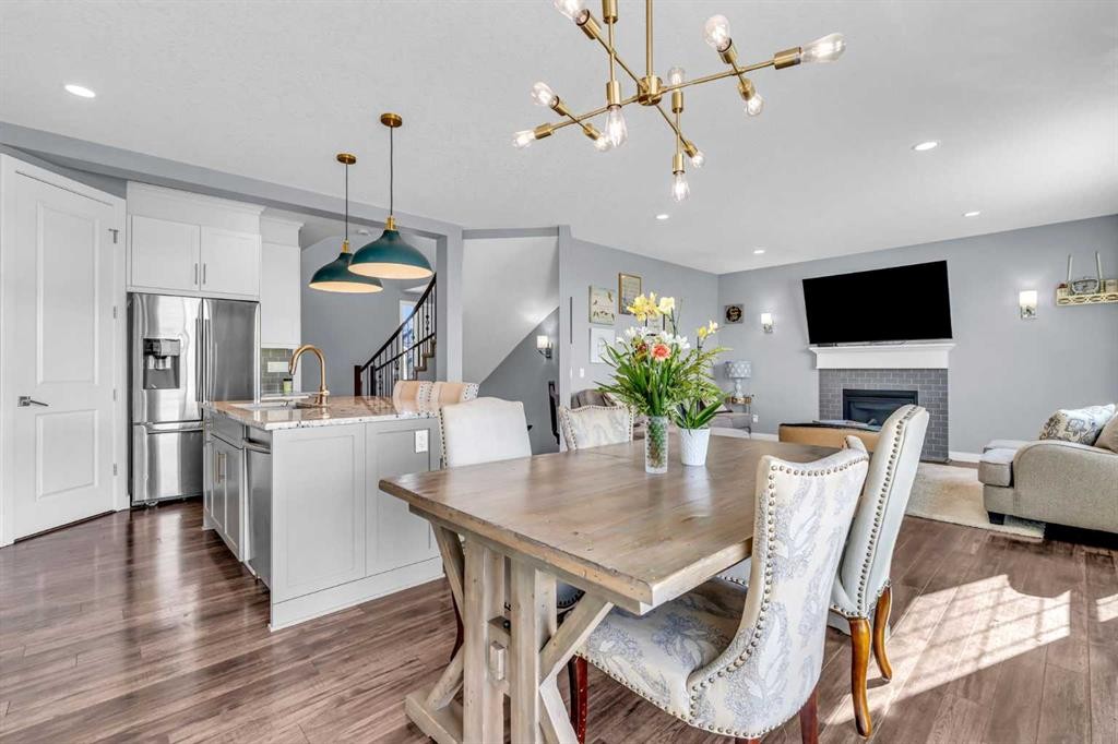 284 Rainbow Falls Way, Chestermere, AB