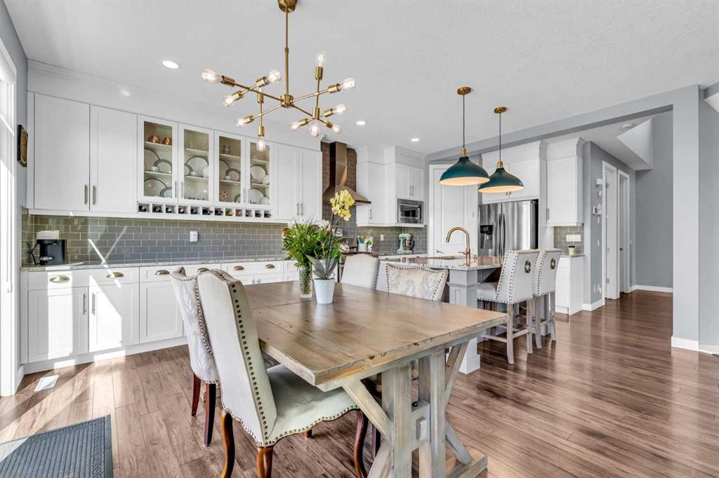 284 Rainbow Falls Way, Chestermere, AB