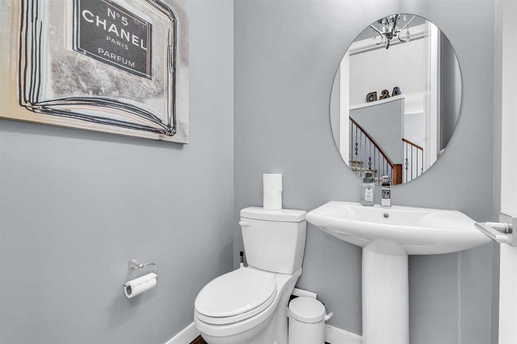 284 Rainbow Falls Way, Chestermere, AB