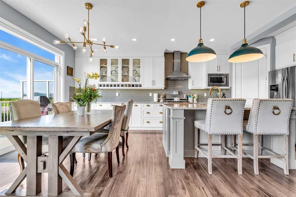 284 Rainbow Falls Way, Chestermere, AB