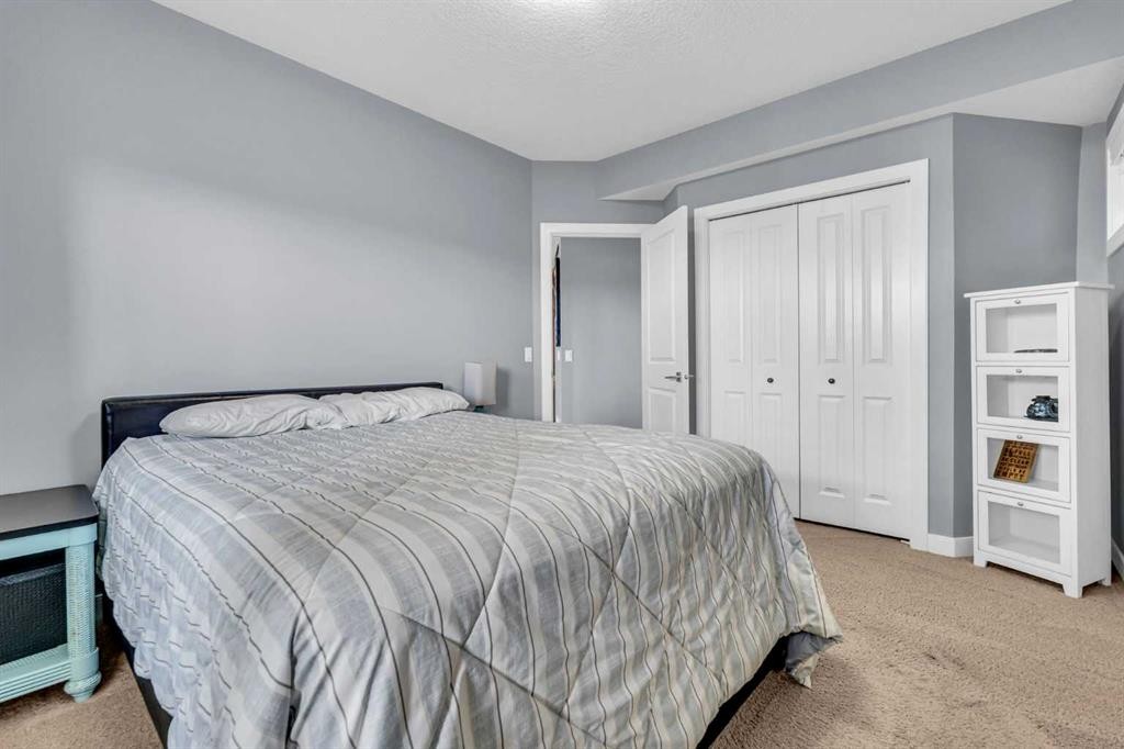 284 Rainbow Falls Way, Chestermere, AB