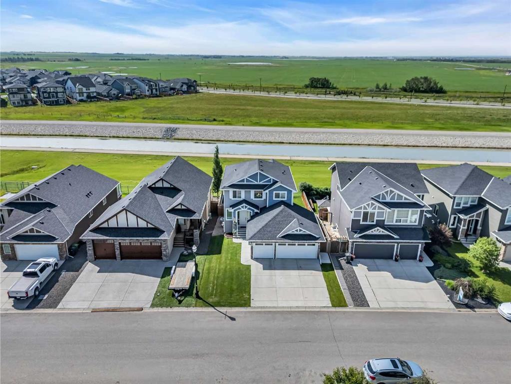 284 Rainbow Falls Way, Chestermere, AB