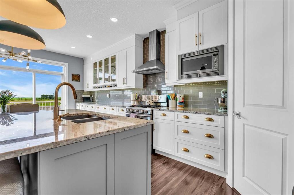 284 Rainbow Falls Way, Chestermere, AB