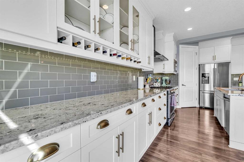 284 Rainbow Falls Way, Chestermere, AB