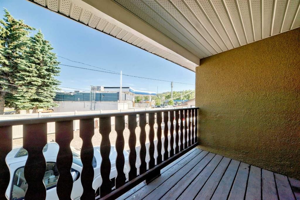 5113 17 Avenue Nw, Calgary, AB - Outdoor With Exterior