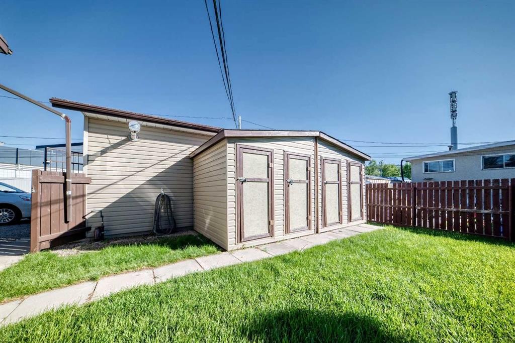 5113 17 Avenue Nw, Calgary, AB - Outdoor With Exterior