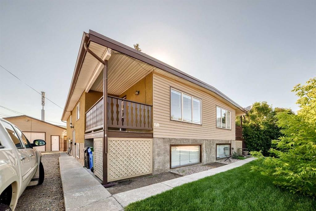 5113 17 Avenue Nw, Calgary, AB - Outdoor