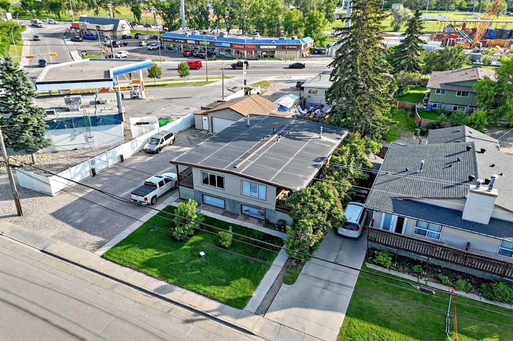 5113 17 Avenue Nw, Calgary, AB - Outdoor