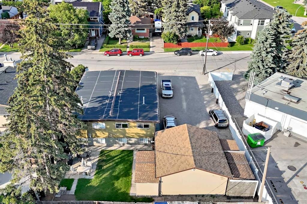 5113 17 Avenue Nw, Calgary, AB - Outdoor