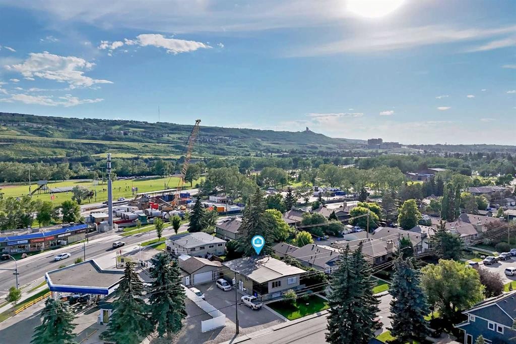 5113 17 Avenue Nw, Calgary, AB - Outdoor With View