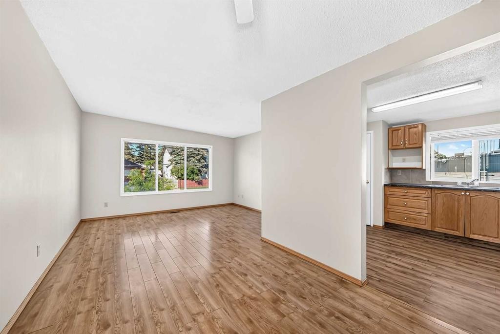5113 17 Avenue Nw, Calgary, AB - Indoor